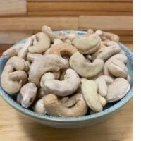 Castanha de caju w1 (inteira e crua)